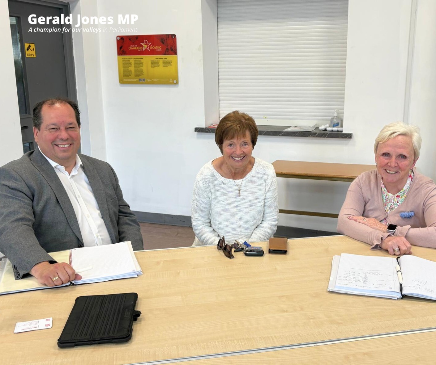 Image of Gerald Jones MP with local councillors.