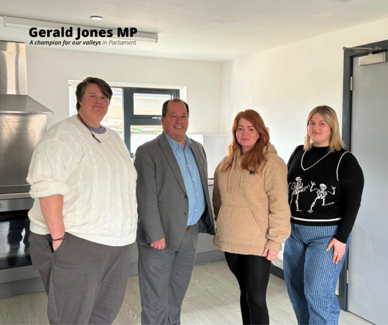 Image of Gerald Jones MP and others.