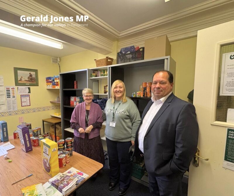 Image of Gerald Jones MP and others.