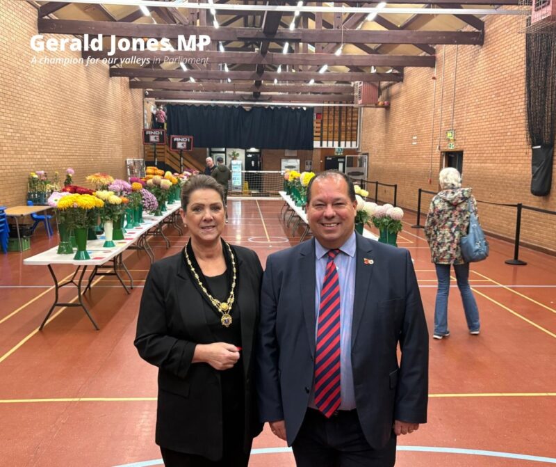 Image of Gerald Jones MP and the Mayor.